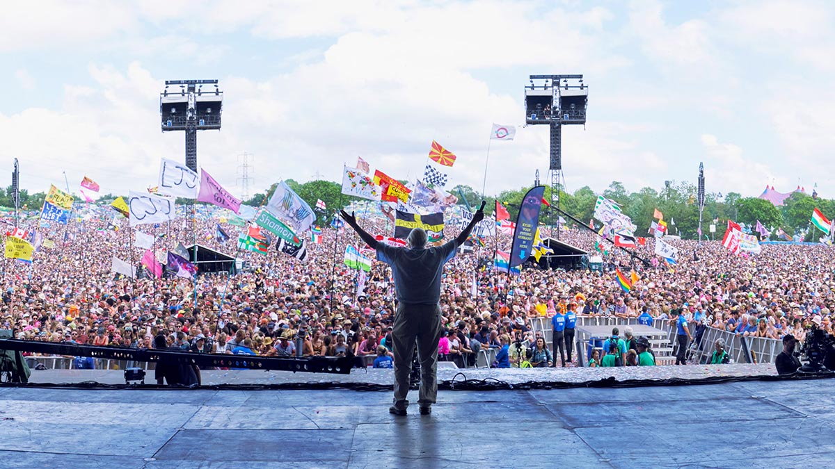 David Attenborough addresses the crowd at Glastonbury Festival 2019